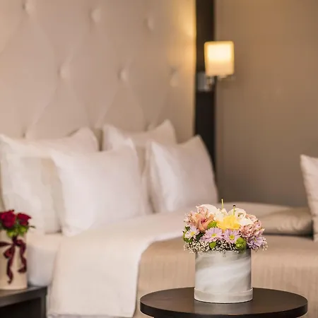 Constantine The Great Hotel
